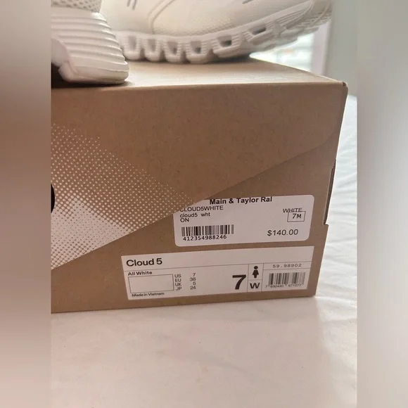 On Running Cloud 5 All White 59.98902 Running Shoes Women size 7 - Picture 6 of 13